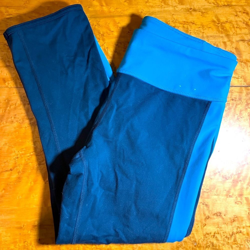 Gap Fit, athletic leggings, Capri, excellent condition, size medium 